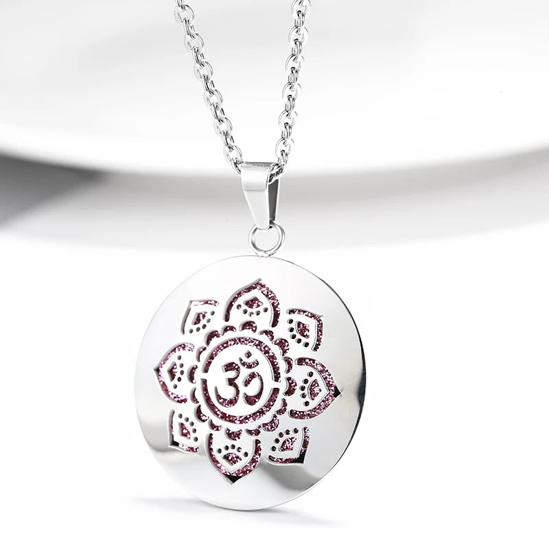 Women New Simple Aromatherapy Essential Oil Diffuser Locket  Perfume Necklace 316L Stainless Steel Locket with Felt Pads