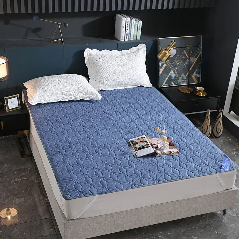 Sandwich Cotton Quilted Bed Protector Pad Waterproof Elderly Children Mother Child Anti-urine Leakage Bed Mat Sheets Bedspread