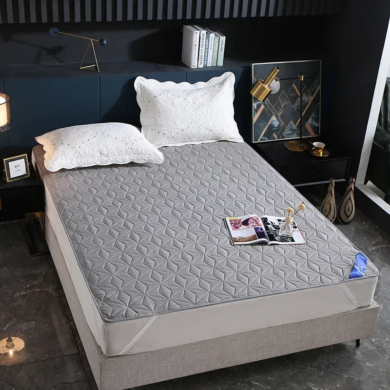 Sandwich Cotton Quilted Bed Protector Pad Waterproof Elderly Children Mother Child Anti-urine Leakage Bed Mat Sheets Bedspread