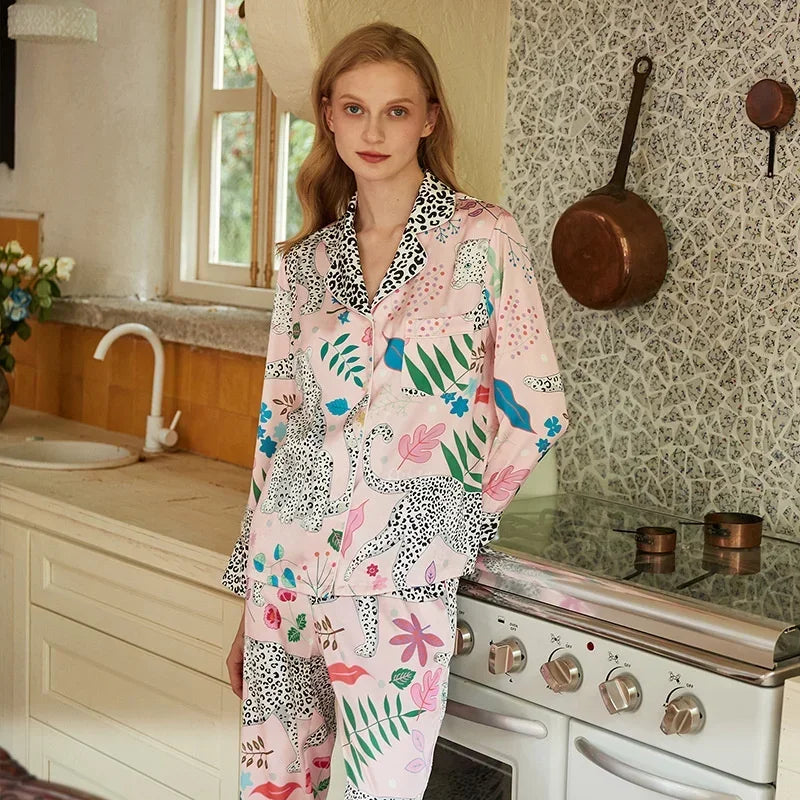 Spring and Summer 2023 New Ice Silk Pajamas Women's Long-sleeved Silk Lapel Home Suit Fashionable Ins Style