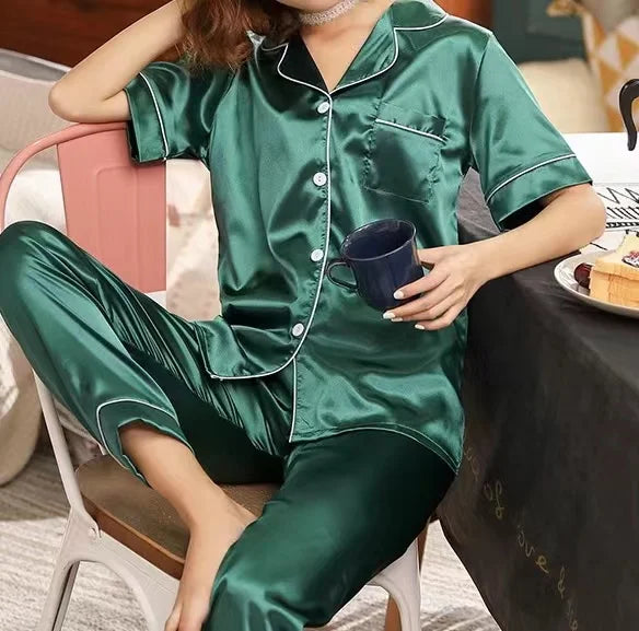 Customized Satin Pajamas Bachelorette Wedding Party Bridesmaid Pjs Silk Bride to Be Team Pajama Sets Maid of Honor Gifts