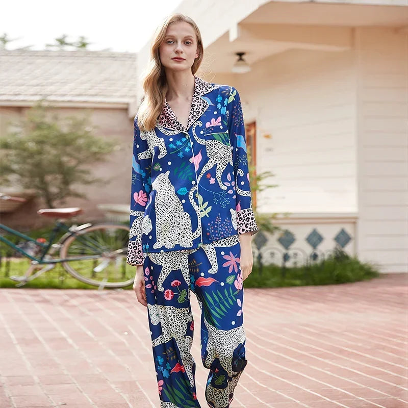 Spring and Summer 2023 New Ice Silk Pajamas Women's Long-sleeved Silk Lapel Home Suit Fashionable Ins Style