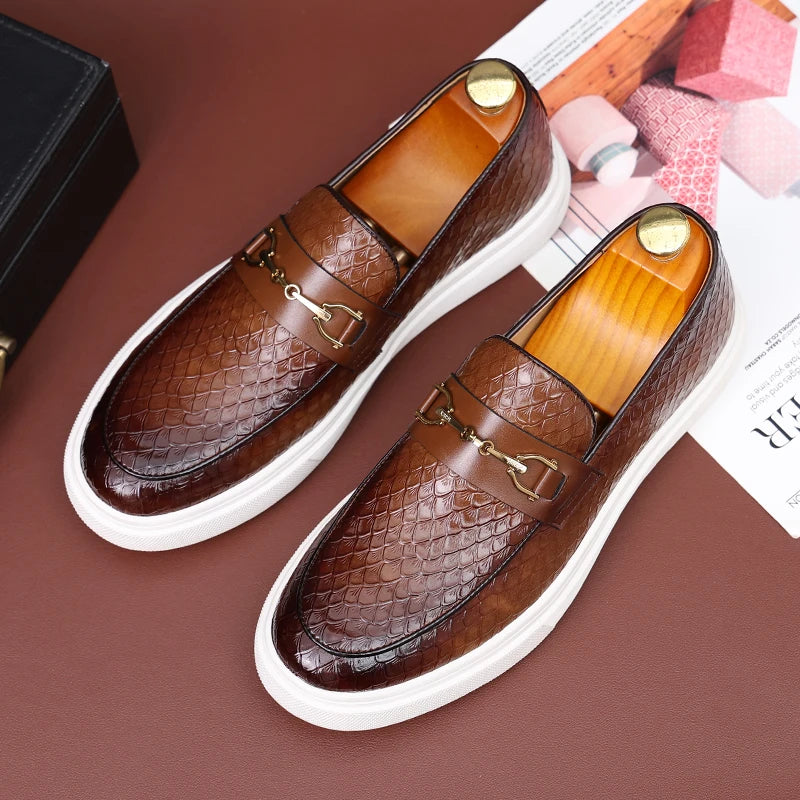Fashion Men's Casual Shoes Embossed Leather Men Classic Retro British Style Tassels Loafers Mens Slip-on Outdoor Driving Flats