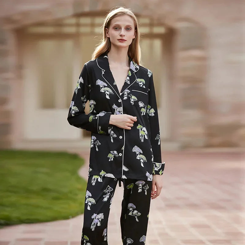 Spring and Summer 2023 New Ice Silk Pajamas Women's Long-sleeved Silk Lapel Home Suit Fashionable Ins Style