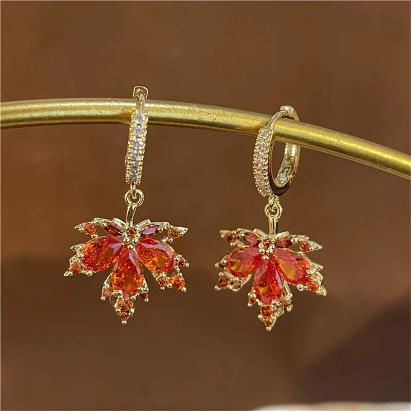 Exquisite Green Maple Leaf Tassel Drop Earring For Women Shiny Zircon Leaves Long Ear Line Geometric Earrings Party Jewelry Gift