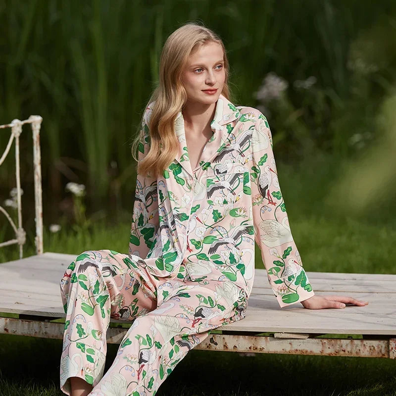 Spring and Summer 2023 New Ice Silk Pajamas Women's Long-sleeved Silk Lapel Home Suit Fashionable Ins Style