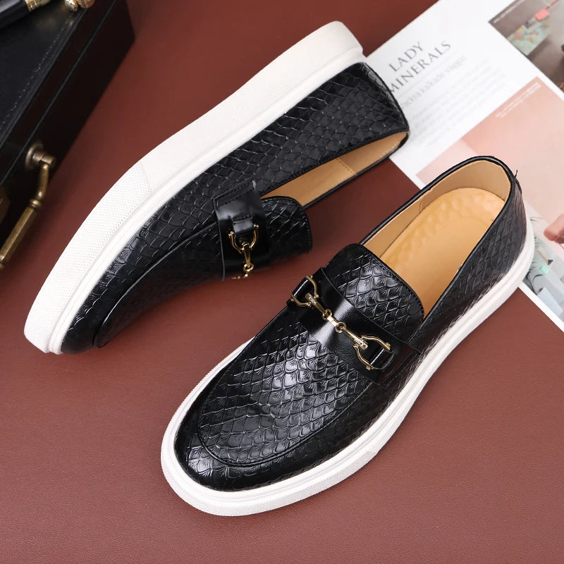 Fashion Men's Casual Shoes Embossed Leather Men Classic Retro British Style Tassels Loafers Mens Slip-on Outdoor Driving Flats