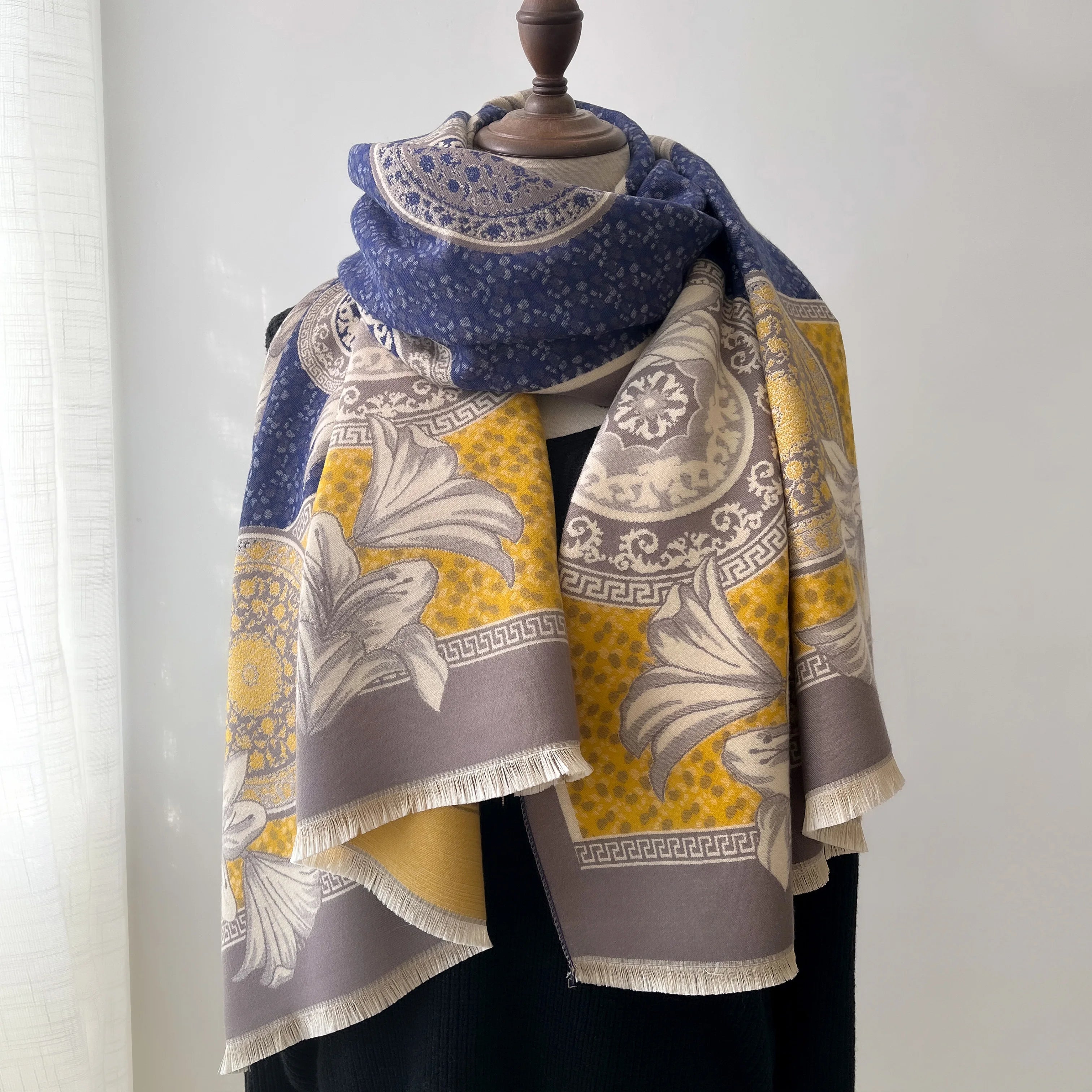 2023 Fashion Luxury Scarf Winter Women Shawls Warm Blanket Wraps Female Foulard Bandana Thick Print Scarves New Neckerchief